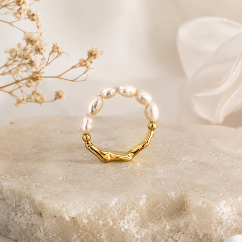 Luna Pearl Twist Ring
