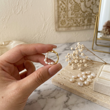 Luna Pearl Twist Ring